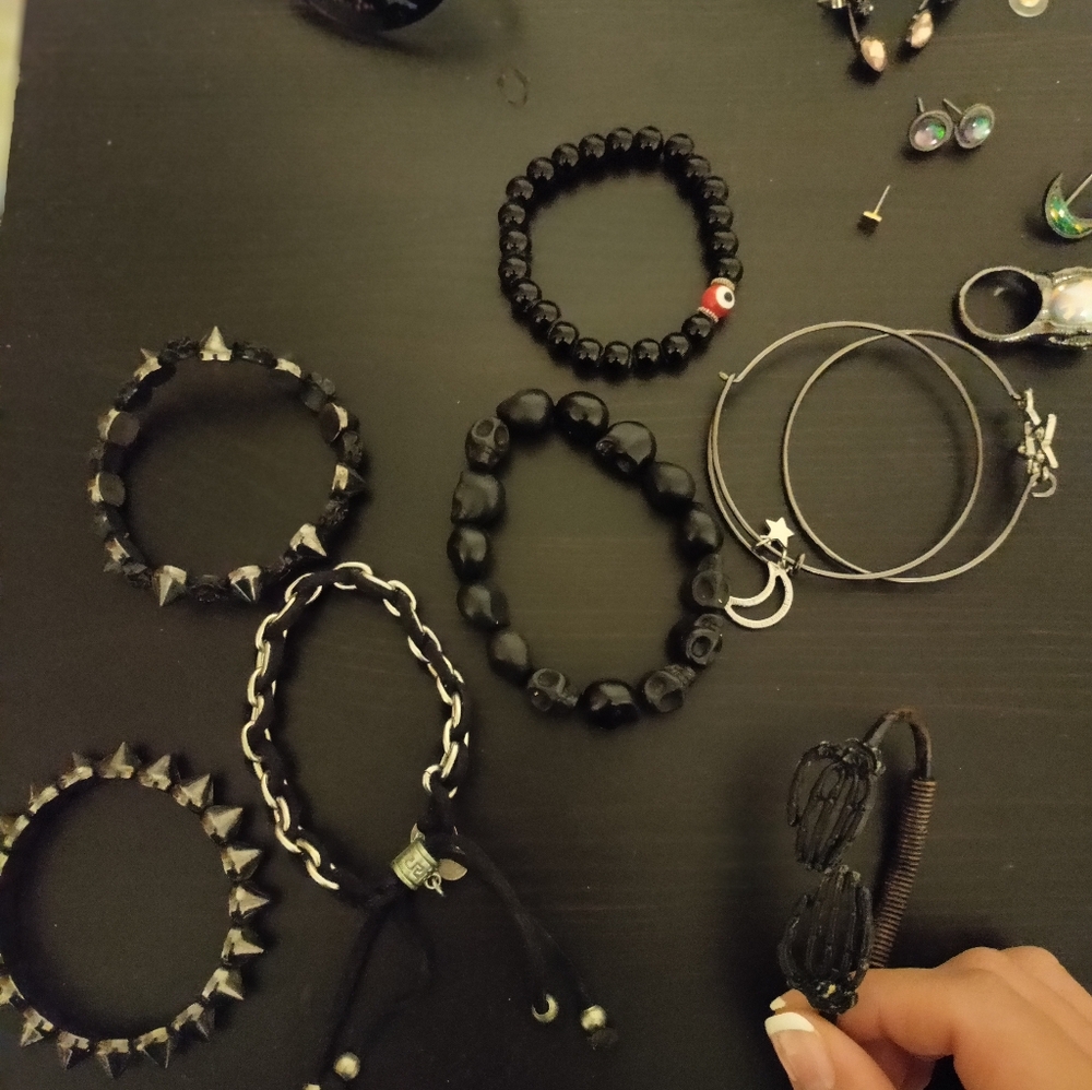 Jewelry bundle - Picture 2 of 9